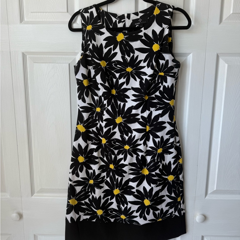 Ronni Nicole Yellow and Black Sheath Mini Dress Sleeveless Crew Neck